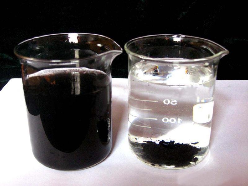 Растворение черный. Очищение активированным углем воды. Очистка воды активированным углем. Опыты с активированным углем. Активированный уголь в воде.